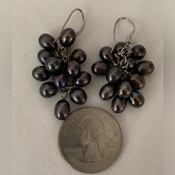 Black Freshwater Pearls Cluster Earrings Gray Blue Purple Overtones 925 Hooks - Picture 4 of 5
